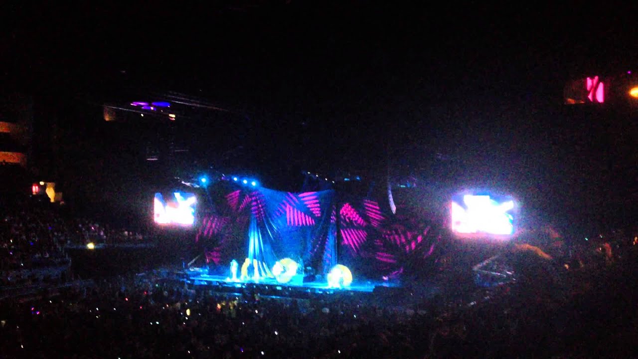 5sos-superhero-tmh-tour-o2-london-23-02-youtube