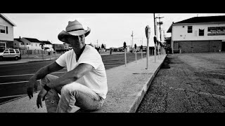 Video thumbnail of "Kenny Chesney: Bar At The End Of The World"