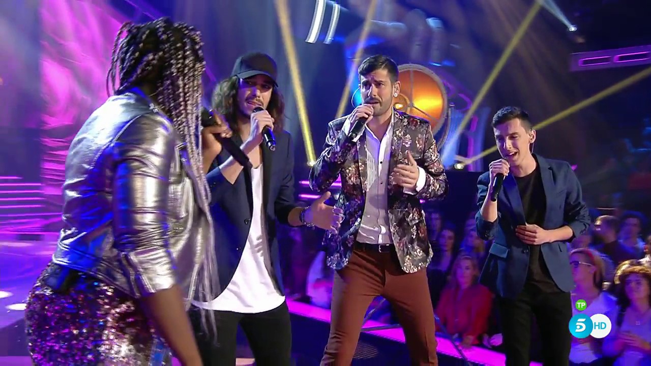 Melendi y su equipo: 