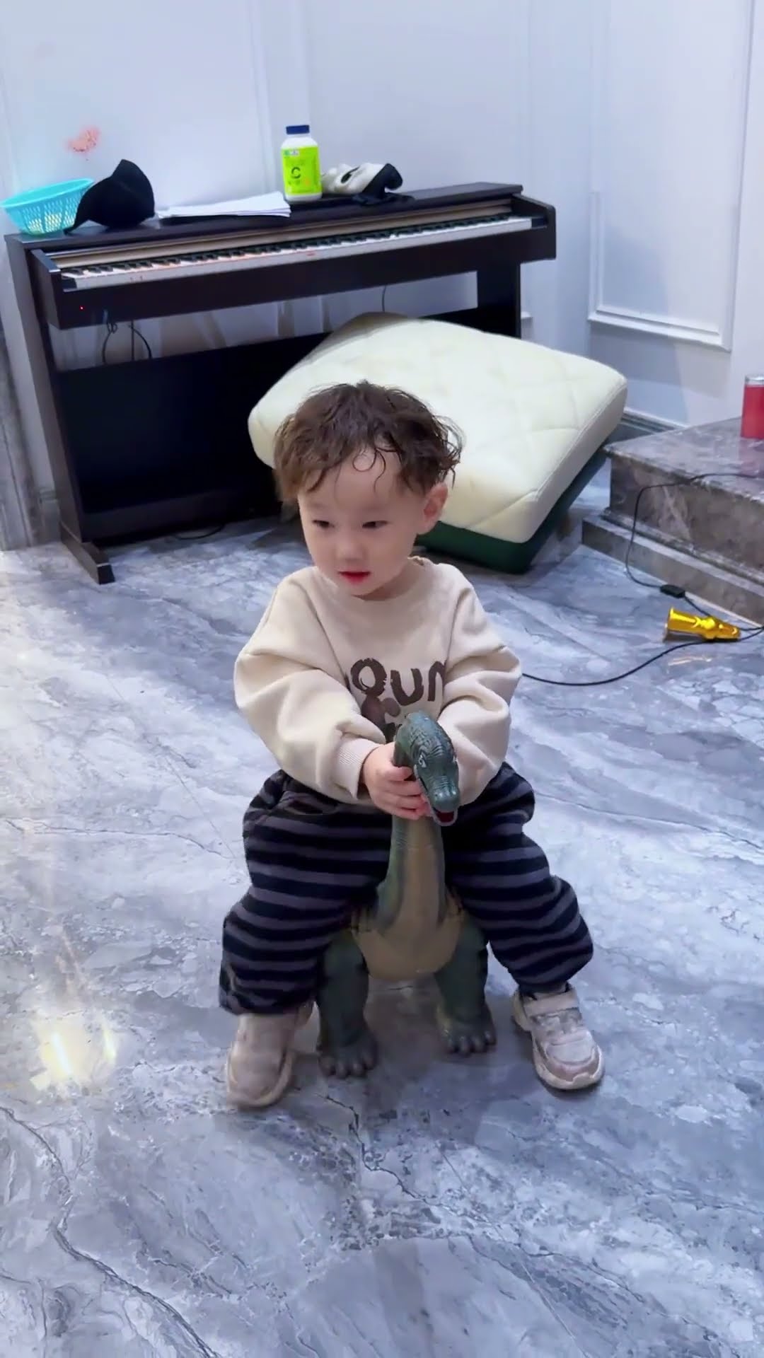 【斗罗大陆】小baby的零食被哪吒抢了， 结果小舞给了他更大的？。。。。#斗罗大陆#小舞 #哪吒