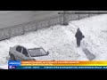 Коммунальщики на Кузбассе и в Новосибирске косили траву под снегом