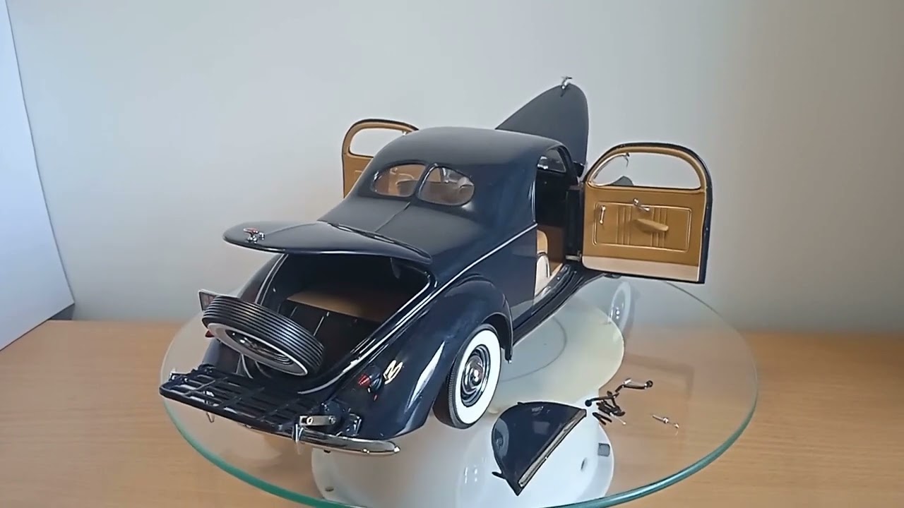 Lincoln Zephyr 1937 Precision Collection 100 1/18 - YouTube