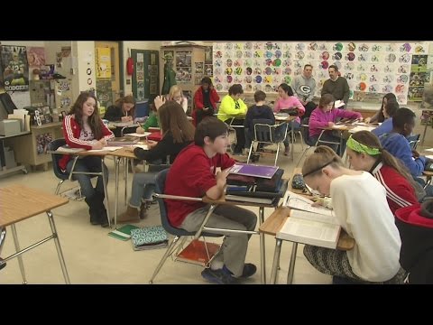 Packers part of the curriculum at Elm Grove middle school