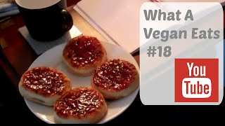 WHAT A VEGAN EATS #18 : CRUMPETS, CURRY MUESLI AND LINSEED