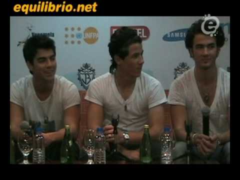 La rueda de prensa de los Jonas Brothers en Equili...