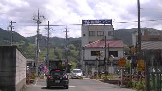 00526　ＪＲ・南海橋本駅の近くの西側の踏切　ＪＲ西日本和歌山線の踏切