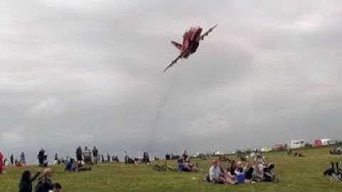 🇬🇧 Low Red Arrows Flybys Up Beachy Head, Eastbourne Airshow