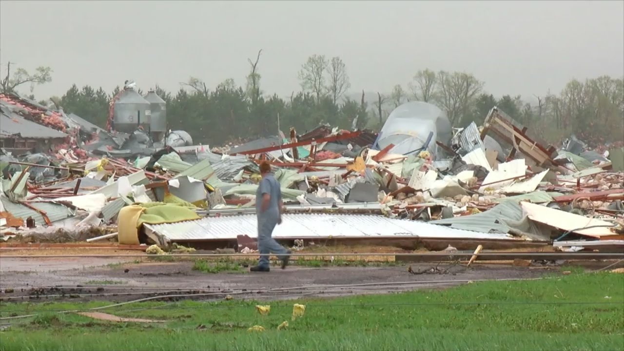Cleanup Begins After Deadly Wis. Tornado - YouTube