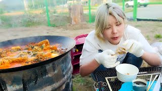 평상 만들고 먹는 솥뚜껑 감자탕 먹방 MUKBANG