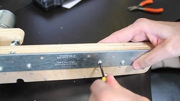 whiteant CNC/3D Printer - Attaching the z axis rails