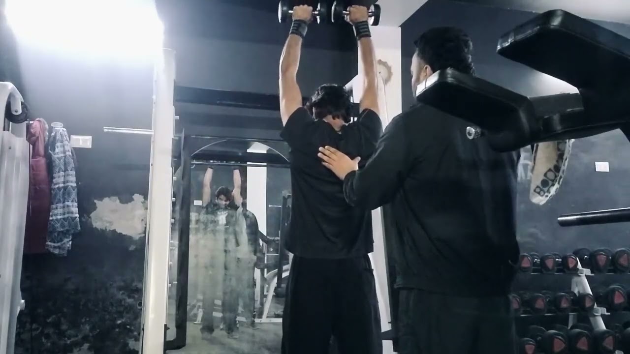 Training My Clients for Real Results | Raw Gym Vlog