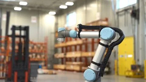 Exploring The Features   triflex® R for robot cable management