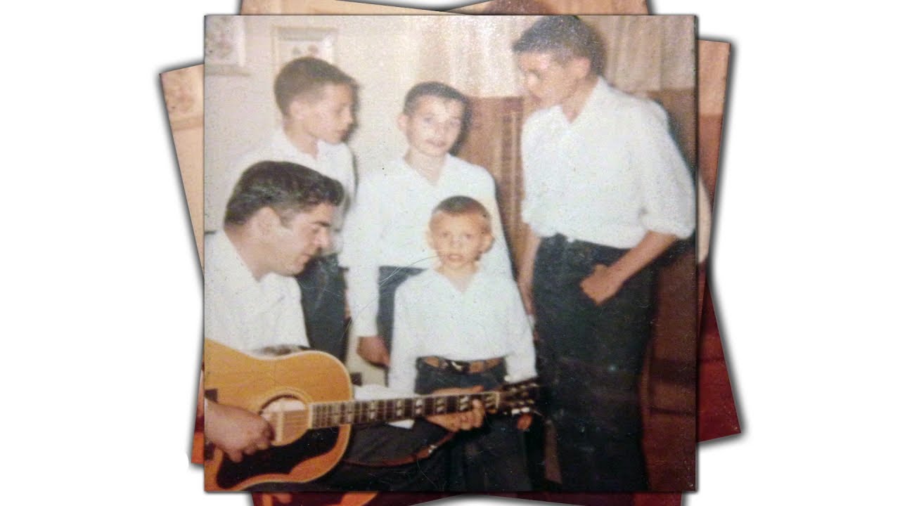 在 YouTube 上觀看「The Chicks - Young Man (Official Audio)」 在 YouTube 上觀看「The Chicks - Young Man (Official Audio)」