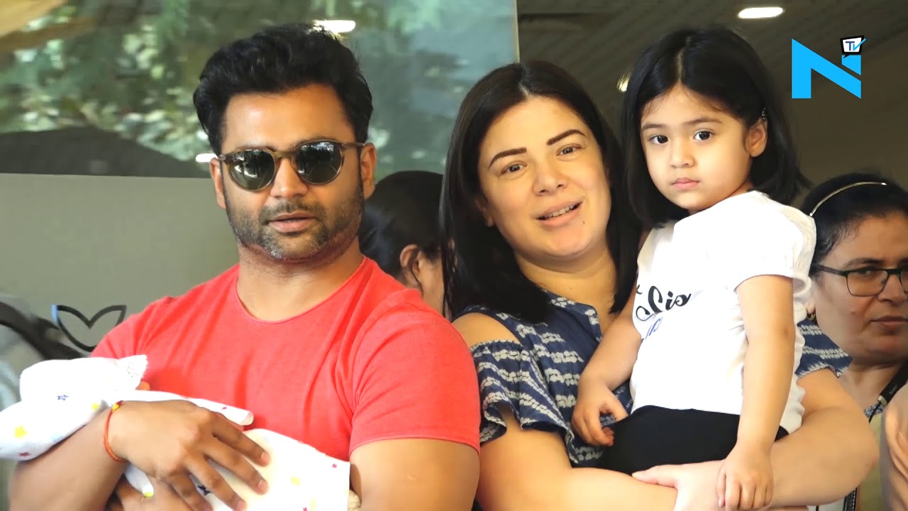 UNCUT: Urvashi Sharma's husband REACTS to their newborn baby