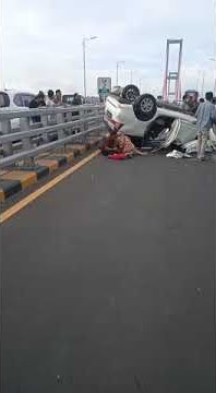 kecelakaan di jembatan Suramadu (Surabaya - Madura)