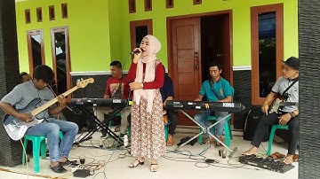 Bulan di ranting cemara (KOVER) silvi gusla..sulingnya mirip om barok