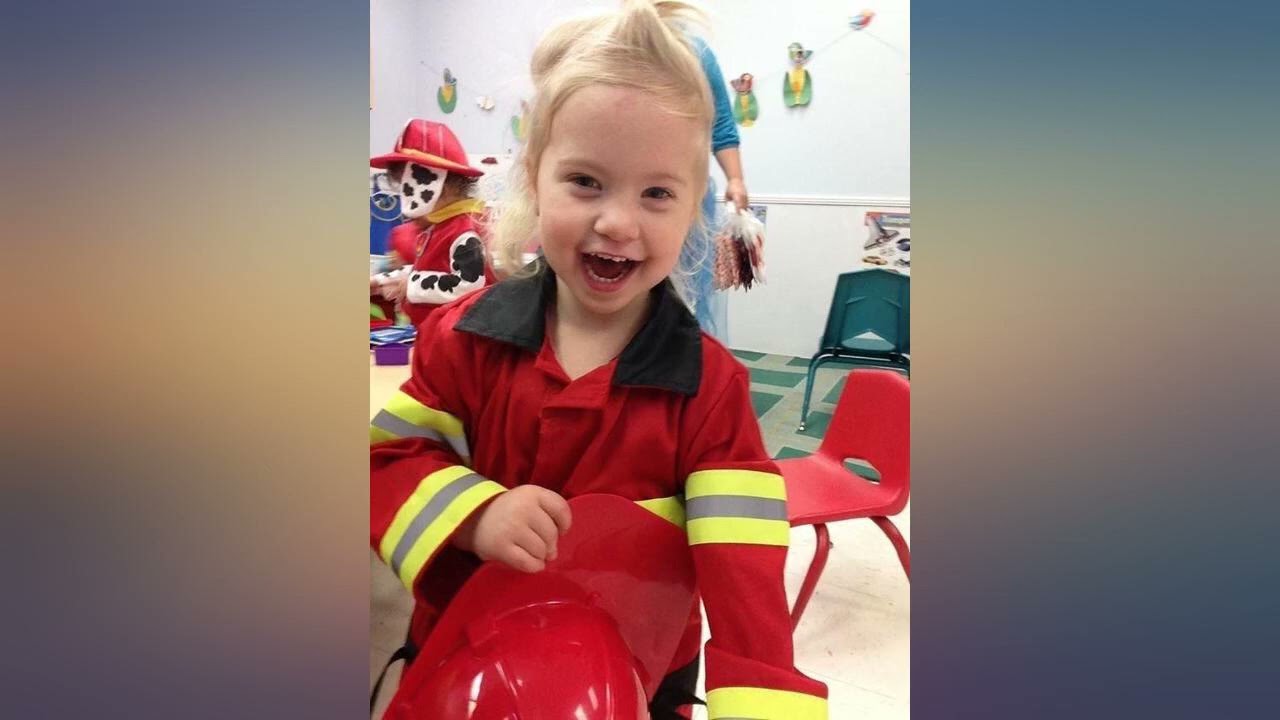 Melissa & Doug Fire Chief Role Play Costume Dress-Up Set (6 pcs) review