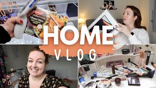 HOME VLOG! 🏡 productive day, MacBook Pro unboxing, haircut, sales haul midi-dresses & mini food shop screenshot 4