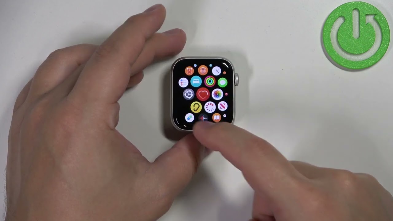 How To Reset Home Screen Layout On Apple Watch SE 2nd Gen Apple