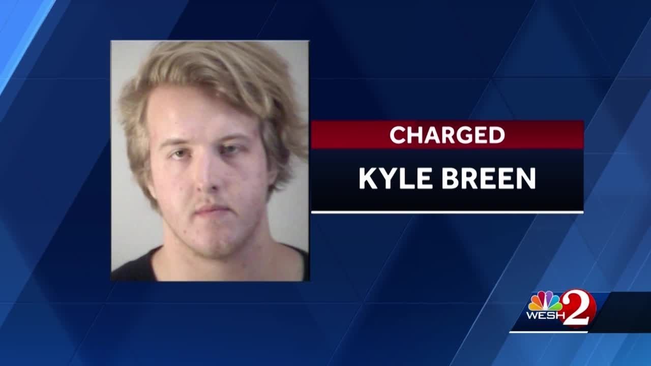 Ex-youth group band director charged with sending lewd messages to minor