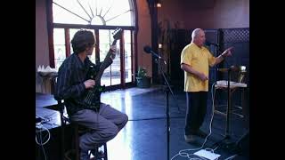 Steve Thomas  performing with James Wilkinson on bass ....  Theftpos.avi
