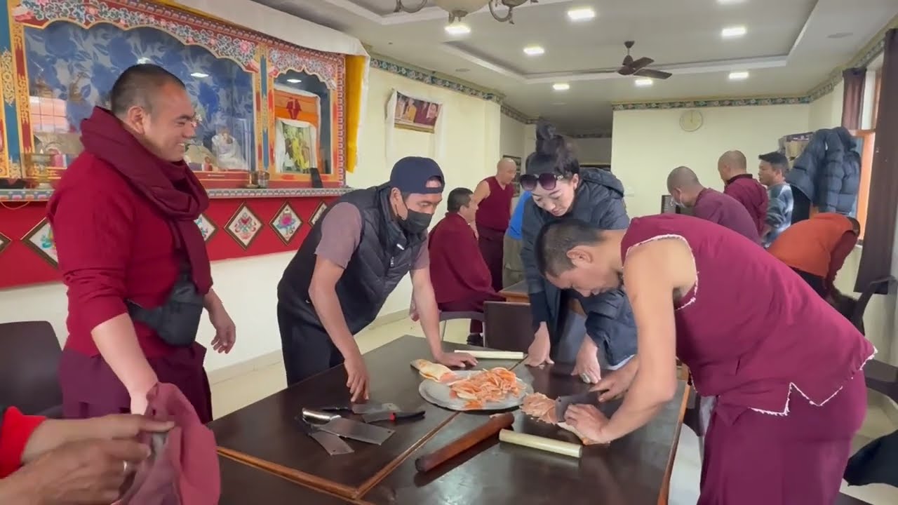 ཉི་ཤུ་དགུ་ཉིན། ||making khapsey|| Tibetan Losar preparation ||