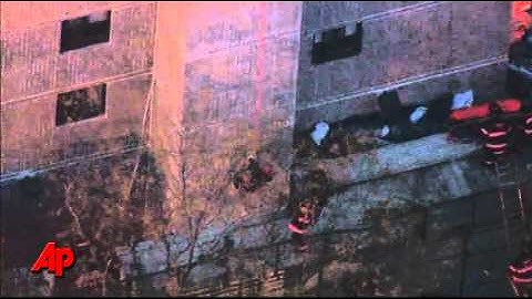 Raw Video: Workers Rescued From Broken Scaffold