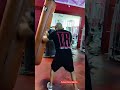 Aux Comores Rohff en profite pour enfiler les gants et s’entraîner au centre Kari Adjali.