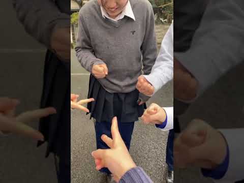 TikTok 野球拳をする女子中学生 