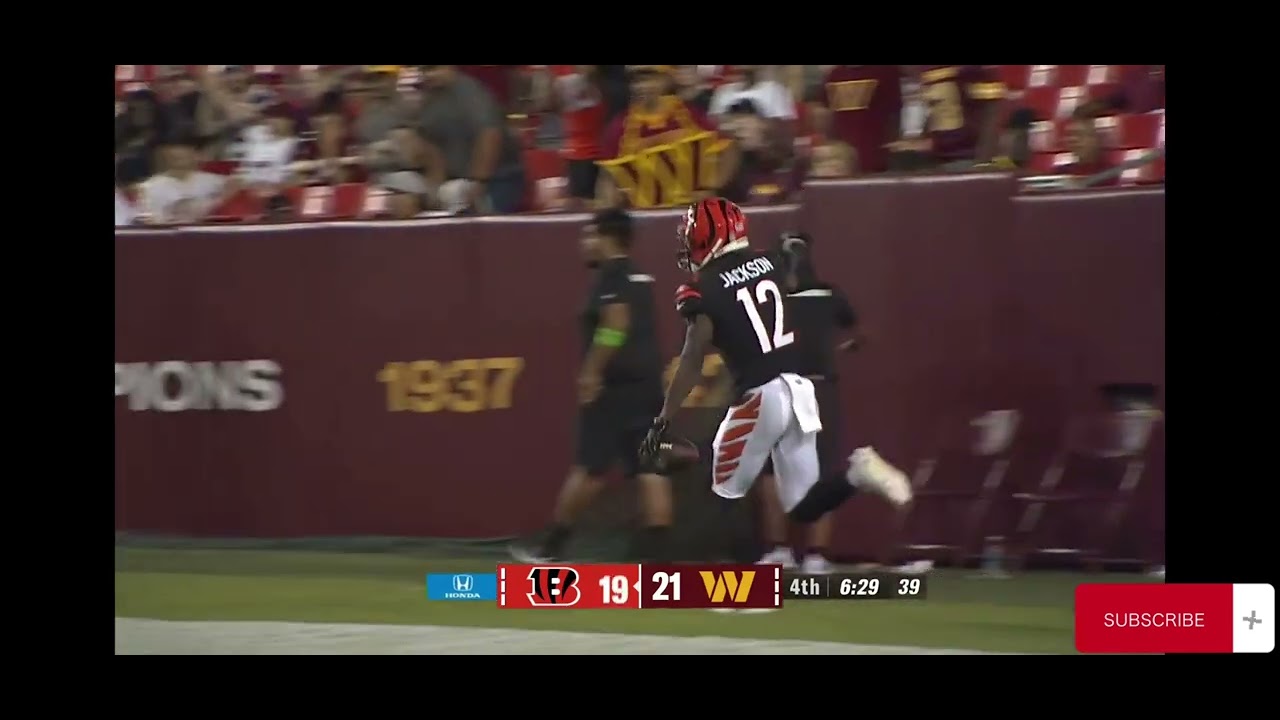 Reid Sinnett finds Shedrick Jackson for a insane touchdown!!! What a way to find him open!