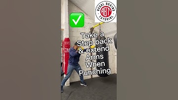 Boxing beginner bag work mistake corrected #boxing #boxingtips #learnboxing #boxingtutorial #foryou