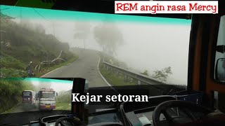 rasa coler nanjak gunung_ menuju Dieng nembus Kabut tebal naik Bus mikro