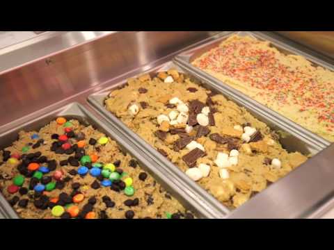 Video: DŌ Serveert Eetbaar Koekjesdeeg In New York City