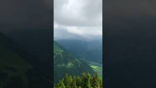 Прогулка по горам в Швейцарии