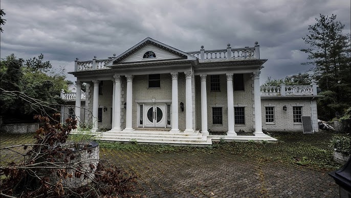 Inside The Gotti's ABANDONED Multi Million Dollar Mansion | John Gotti's  Cars Left Behind - YouTube