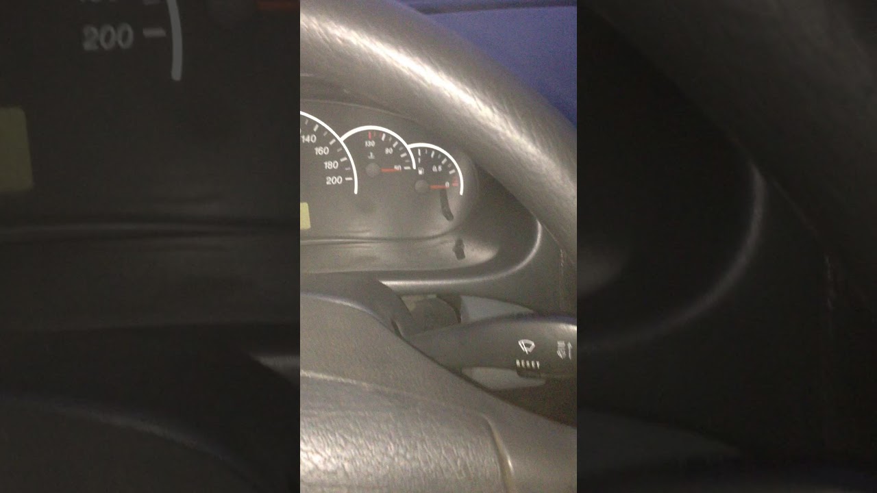 запуск приоры в мороз - YouTube