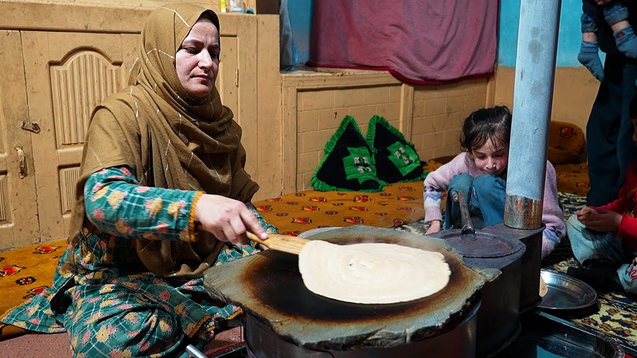 How To Cook Traditional Breakfast In Traditional Winter Room | Hard Winter Life in Gilgit Baltistan