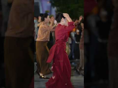 Qvzhen Lovely And Beautiful Tibetan Dancer Tibetan Girl