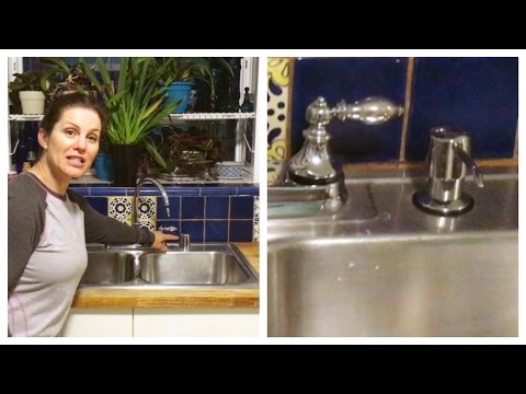Atajo para la cocina: Cómo instalar un dispensador de jabón en el  fregadero! 