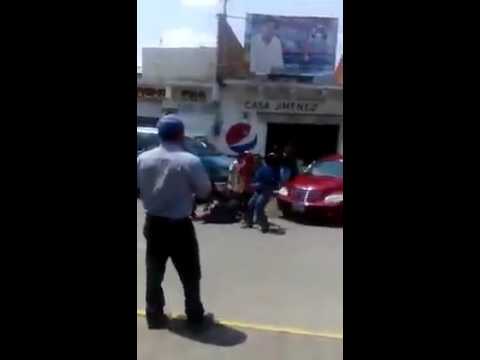 Graban momento en que atropellan a policia en Hidalgo