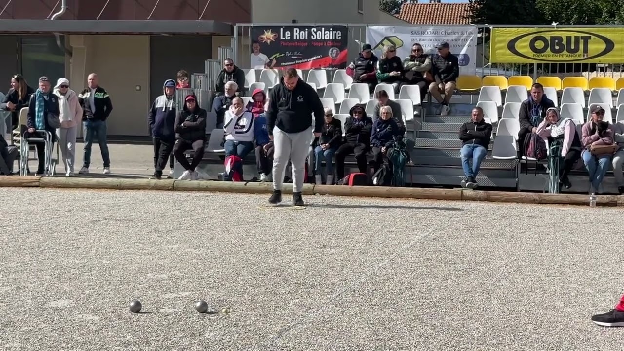 Превосходная стрельба в Nyons Pétanque Top 1000 