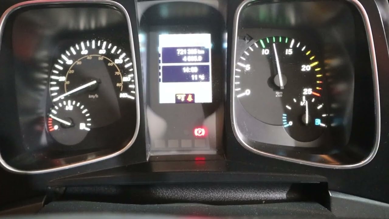 10446 DG67DOU Mercedes Benz Actros 2545 Tractor Units Engine Start