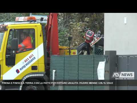 FRENA E FINISCE A TERRA CON LA MOTO PER EVITARE UN'AUTO: MUORE 18ENNE | 28/11/2022