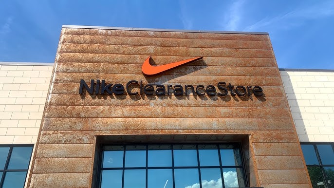NIKE CLEARANCE STORE The Tower Shops at The Mountain Mile, Pigeon Forge  Tennessee - YouTube