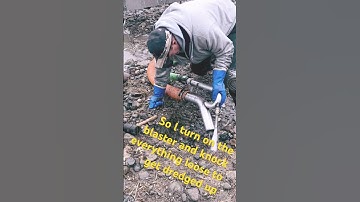 Working that dredge nozzle blaster💦#goldmining #golddredging