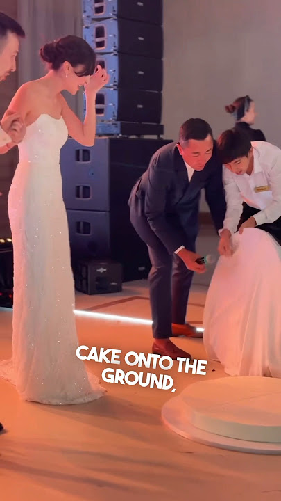 This waiter dropped their expensive wedding cake 😳
