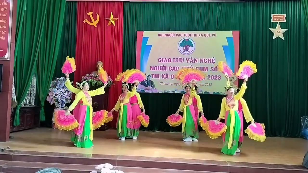 Múa chèo nhớ Bác kính yêu đơn vị Yên Giả Giao lưu văn nghệ người cao tuổi cụm 2 thị xã Quế Võ