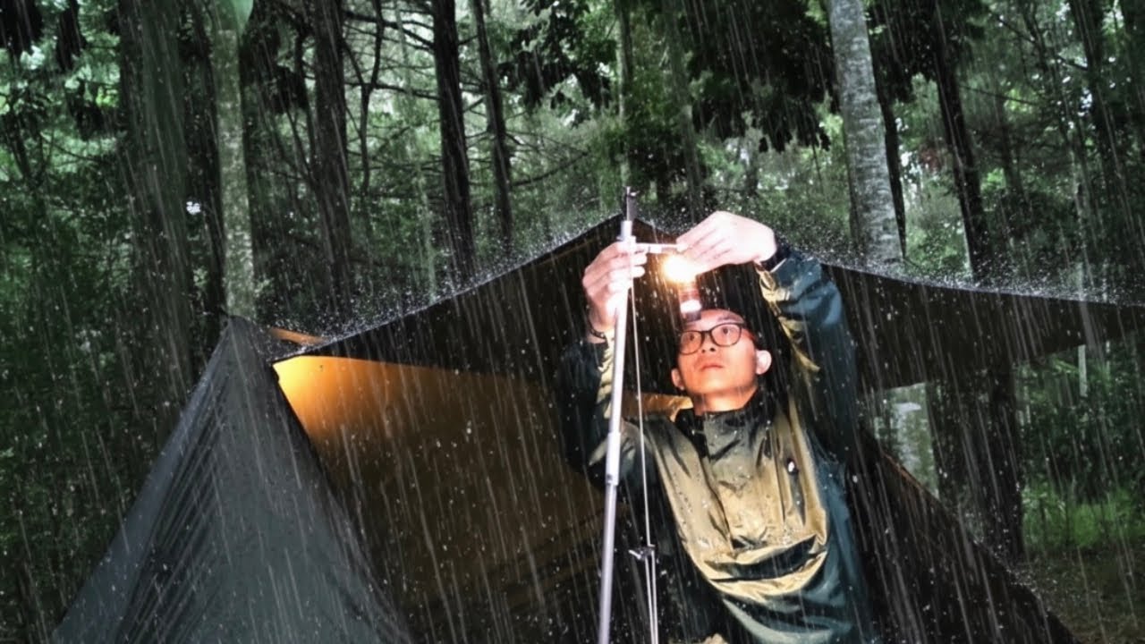 SOLO BUSHCRAFT AND CAMPING IN THE RAIN | heavy Rain thunder storm - YouTube
