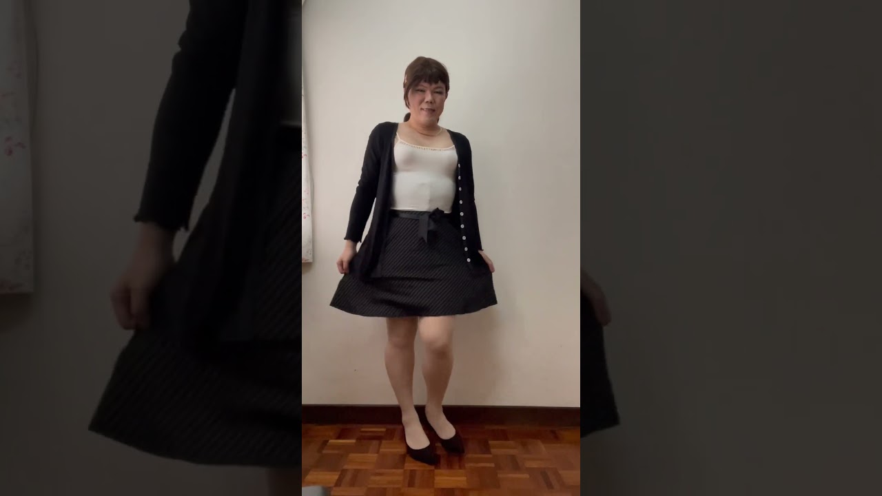 Crossdress office look, skirt with skin colour tights