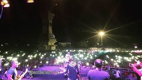 CHARLY SETIA BAND NYANYI LAGU IWAN FALS BENTO (LIVE KONSER APACHE ROCK N